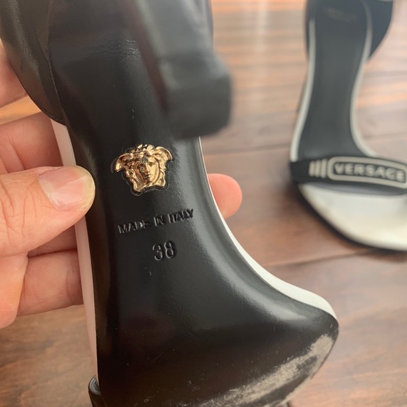 Versace heels - Picture 5 of 6